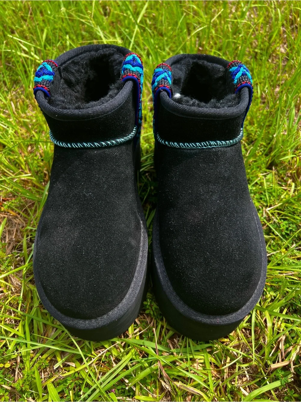 CLEAN UGG size 5.5 Mens Mini II Braid Platform Boots Black